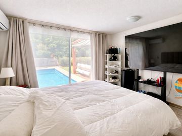 CASA DE 2 PISOS, EN VENTA,  3D+2B+ PISCINA, LA FLORIDA.