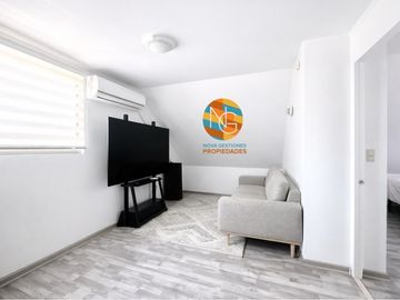 CASA DE 2 PISOS, EN VENTA,  3D+2B+ PISCINA, LA FLORIDA.