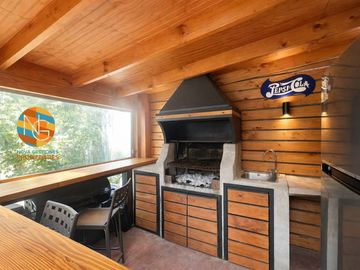 CASA DE 2 PISOS, EN VENTA,  3D+2B+ PISCINA, LA FLORIDA.