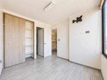 DEPTO. LA FLORIDA, 2D+2B+E, PISO 17 METRO BELLAVISTA.