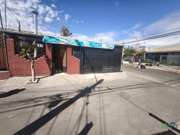 CASA ESQUINA CERCANA AL MALL TOBALABA,  EN PASAJE MISQUIHUE, PUENTE ALTO .