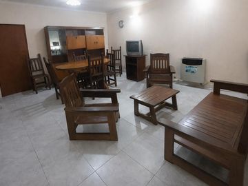 VENTA DE CASA CON LOCAL AL FRENTE DE 3 DORMITORIOS EN FISHERTON