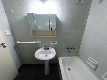 2 Ambientes en excelente ubicación - Luminoso y ventilado - Av. Luis Maria Campos y Teodoro García