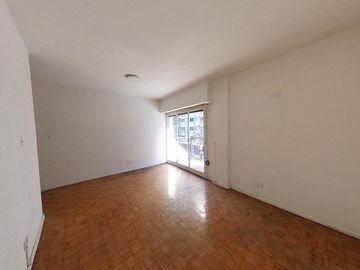 2 Ambientes en excelente ubicación - Luminoso y ventilado - Av. Luis Maria Campos y Teodoro García
