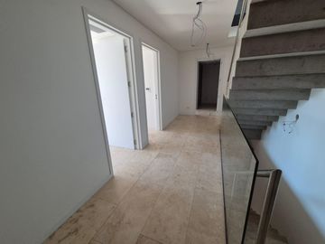 Departamento de 5 ambientes - con pileta y terraza propia, Edificio Anima Domi