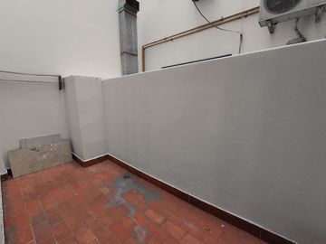 Departamento con patio en alquiler