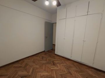 Departamento con patio en alquiler