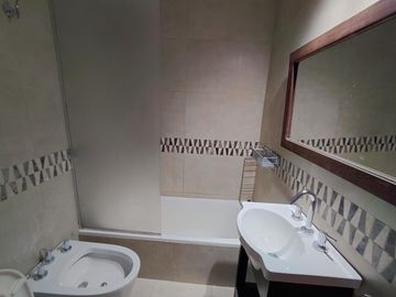 Departamento con patio en alquiler