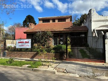 Casa de 4 ambientes en venta en Tigre con jardín, parrilla y balcón