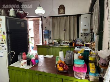 Casa de 4 ambientes en venta en Tigre con jardín, parrilla y balcón
