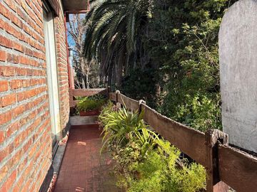 Casa de 4 ambientes en venta en Tigre con jardín, parrilla y balcón