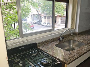 DEPARTAMENTO EN ALQUILER - MONOAMBIENTE - SAN TELMO - BALCON A LA CALLE