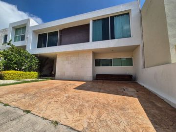 CASA EN RENTA EN PORTA FONTANA LEÓN GUANAJUATO