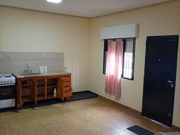 Casa en alquiler en Llavallol 3 ambientes