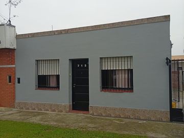 Casa en alquiler en Llavallol 3 ambientes