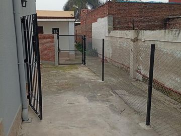 Casa en alquiler en Llavallol 3 ambientes