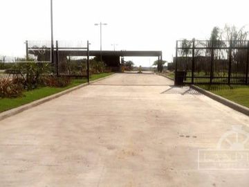 Lote al rio en la isla en Marinas H