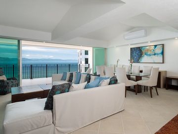 En Venta Departamento a Pie de Playa en Grand Venetian, Puerto Vallarta, Jalisco