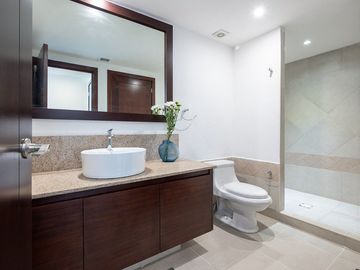 En Venta Departamento a Pie de Playa en Grand Venetian, Puerto Vallarta, Jalisco