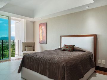 En Venta Departamento a Pie de Playa en Grand Venetian, Puerto Vallarta, Jalisco
