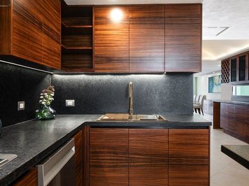 En Venta Departamento a Pie de Playa en Grand Venetian, Puerto Vallarta, Jalisco