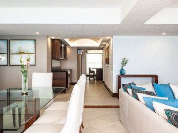 En Venta Departamento a Pie de Playa en Grand Venetian, Puerto Vallarta, Jalisco