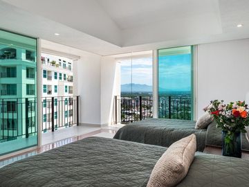 En Venta Departamento a Pie de Playa en Grand Venetian, Puerto Vallarta, Jalisco