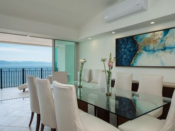 En Venta Departamento a Pie de Playa en Grand Venetian, Puerto Vallarta, Jalisco