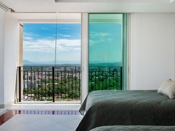 En Venta Departamento a Pie de Playa en Grand Venetian, Puerto Vallarta, Jalisco