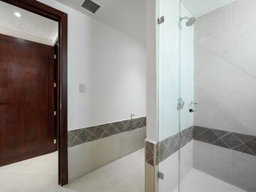 En Venta Departamento a Pie de Playa en Grand Venetian, Puerto Vallarta, Jalisco