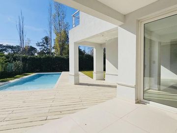 Casa Venta 4 ambientes en Ayres de Pilar, Zona Norte