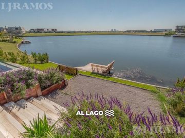 Casa a la laguna con 4 dormitorios en venta en LOS PUENTES - NORDELTA