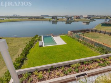 Casa a la laguna con 4 dormitorios en venta en LOS PUENTES - NORDELTA