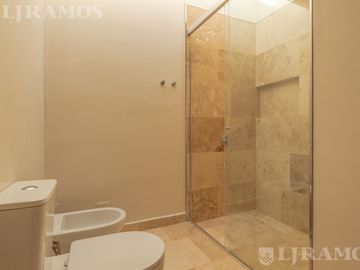 Casa a la laguna con 4 dormitorios en venta en LOS PUENTES - NORDELTA