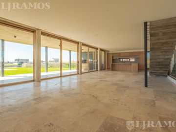 Casa a la laguna con 4 dormitorios en venta en LOS PUENTES - NORDELTA