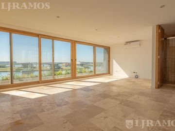 Casa a la laguna con 4 dormitorios en venta en LOS PUENTES - NORDELTA