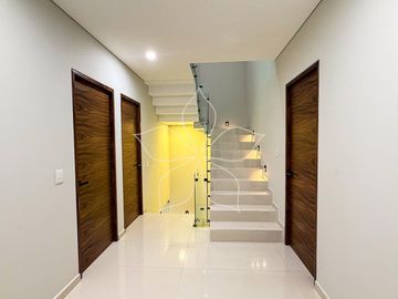 RESIDENCIA EN RENTA, ALTANZA, SOLARES, ZAPOPAN, JAL.