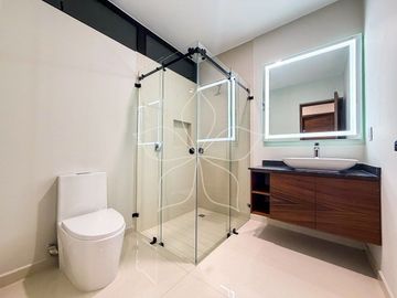 RESIDENCIA EN RENTA, ALTANZA, SOLARES, ZAPOPAN, JAL.