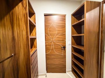 RESIDENCIA EN RENTA, ALTANZA, SOLARES, ZAPOPAN, JAL.