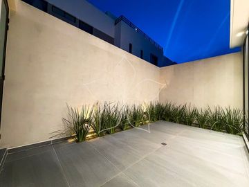 RESIDENCIA EN RENTA, ALTANZA, SOLARES, ZAPOPAN, JAL.