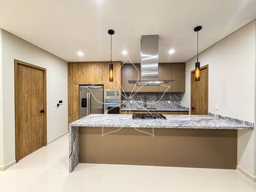 RESIDENCIA EN RENTA, ALTANZA, SOLARES, ZAPOPAN, JAL.