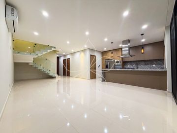 RESIDENCIA EN RENTA, ALTANZA, SOLARES, ZAPOPAN, JAL.