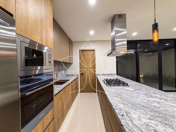 RESIDENCIA EN RENTA, ALTANZA, SOLARES, ZAPOPAN, JAL.