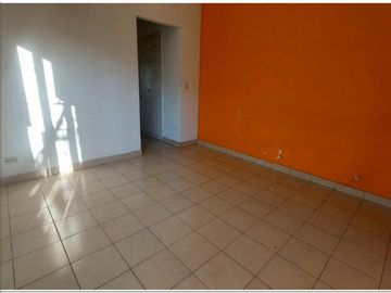 Departamento 2 Ambientes al frente con Balcón 1º Piso x escalera