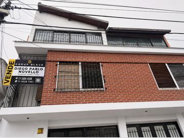 Vendo Departamento de 200 M2 en 2 plantas  a refaccionar divisible por dos o por 4 unidades