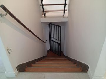 Venta-PH-en Villa Urquiza-4 ambientes-2 pisos-reciclado-terraza