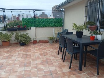 Venta-PH-en Villa Urquiza-4 ambientes-2 pisos-reciclado-terraza