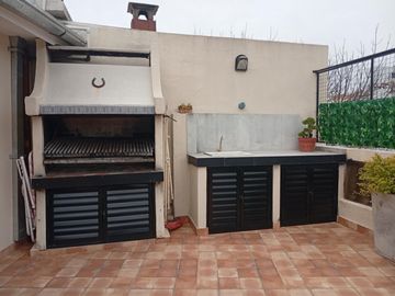 Venta-PH-en Villa Urquiza-4 ambientes-2 pisos-reciclado-terraza