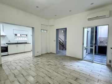 Venta PH Tres Ambientes Villa del Parque Reciclado a nuevo Charcas