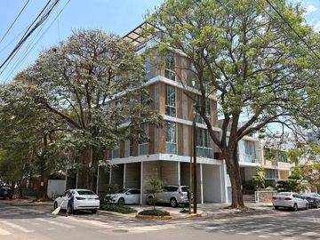 Departamento amueblado en La Americana. Incluye mantenimiento